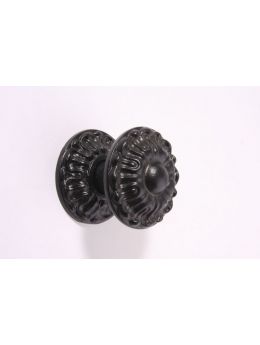 Voordeurknop maat 73mm in Zwart.